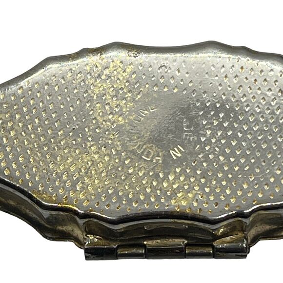 Charming Pill Box Vintage Retro Gold Tone Puffed Lid Retro Chic Aged Finish - Picture 7 of 14